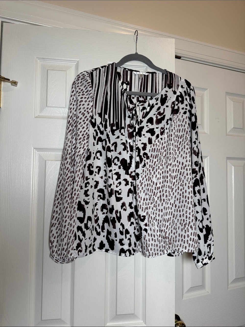 Womens Cabi Black and White Animal Print Long-Sleeve wrap Top size M